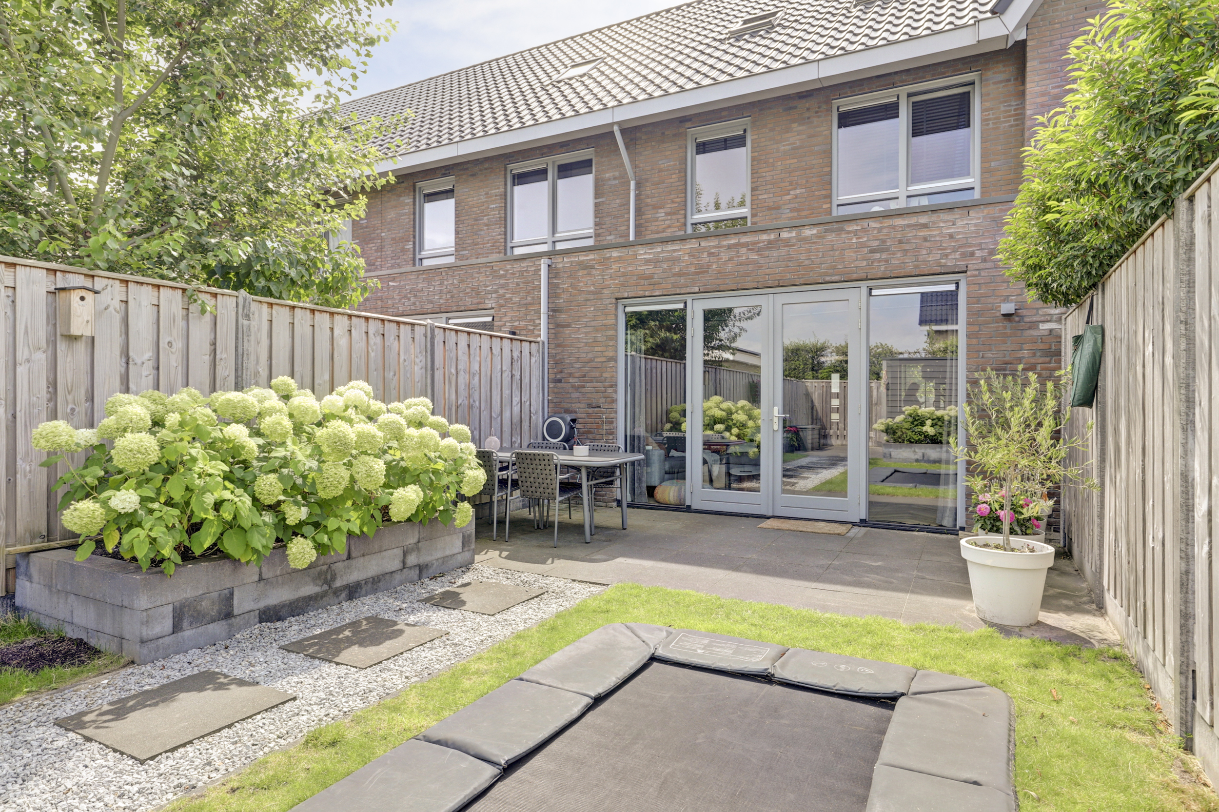 '$houseDetails->street_name'.' '.'$houseDetails->number'