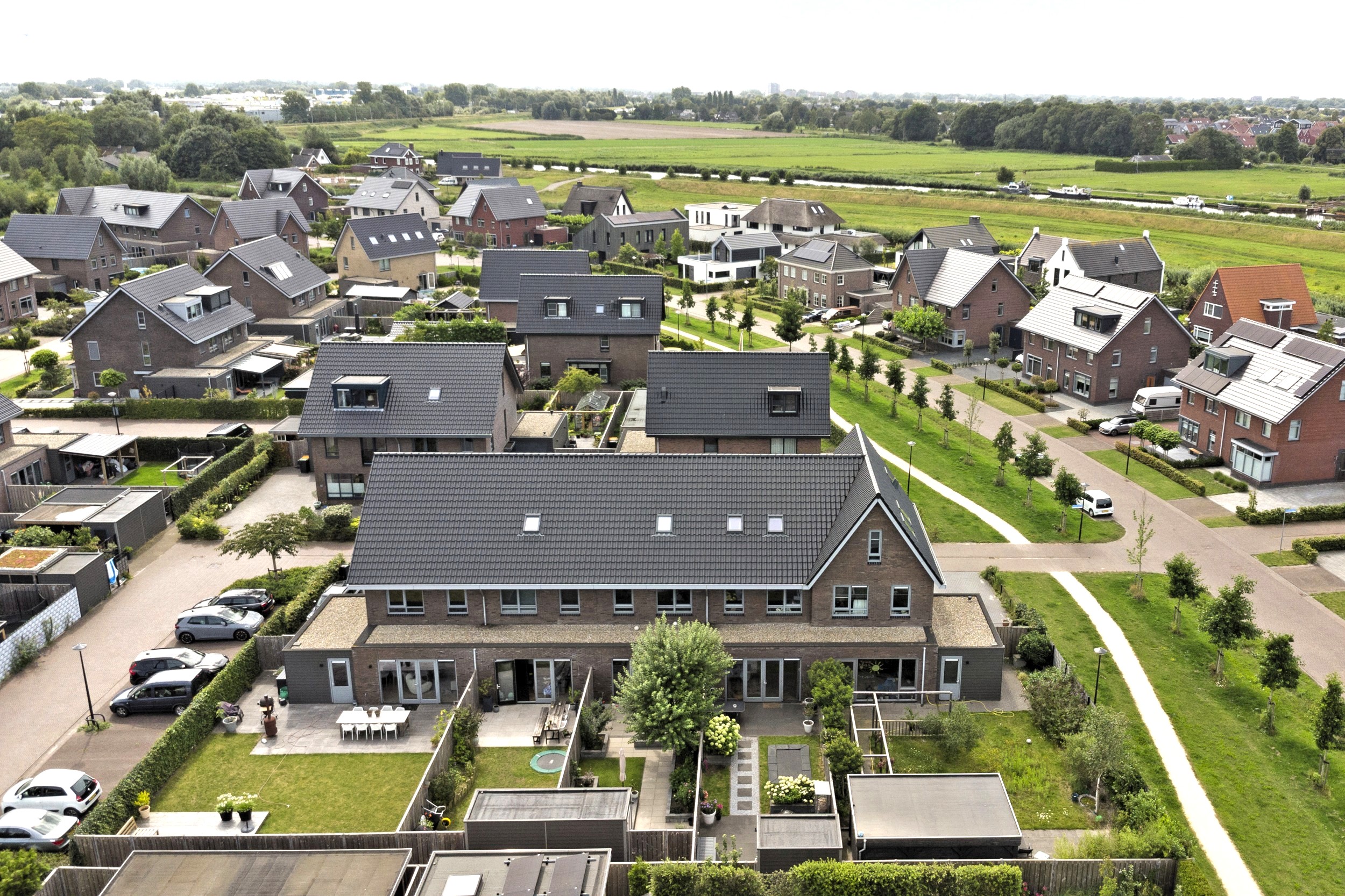 '$houseDetails->street_name'.' '.'$houseDetails->number'