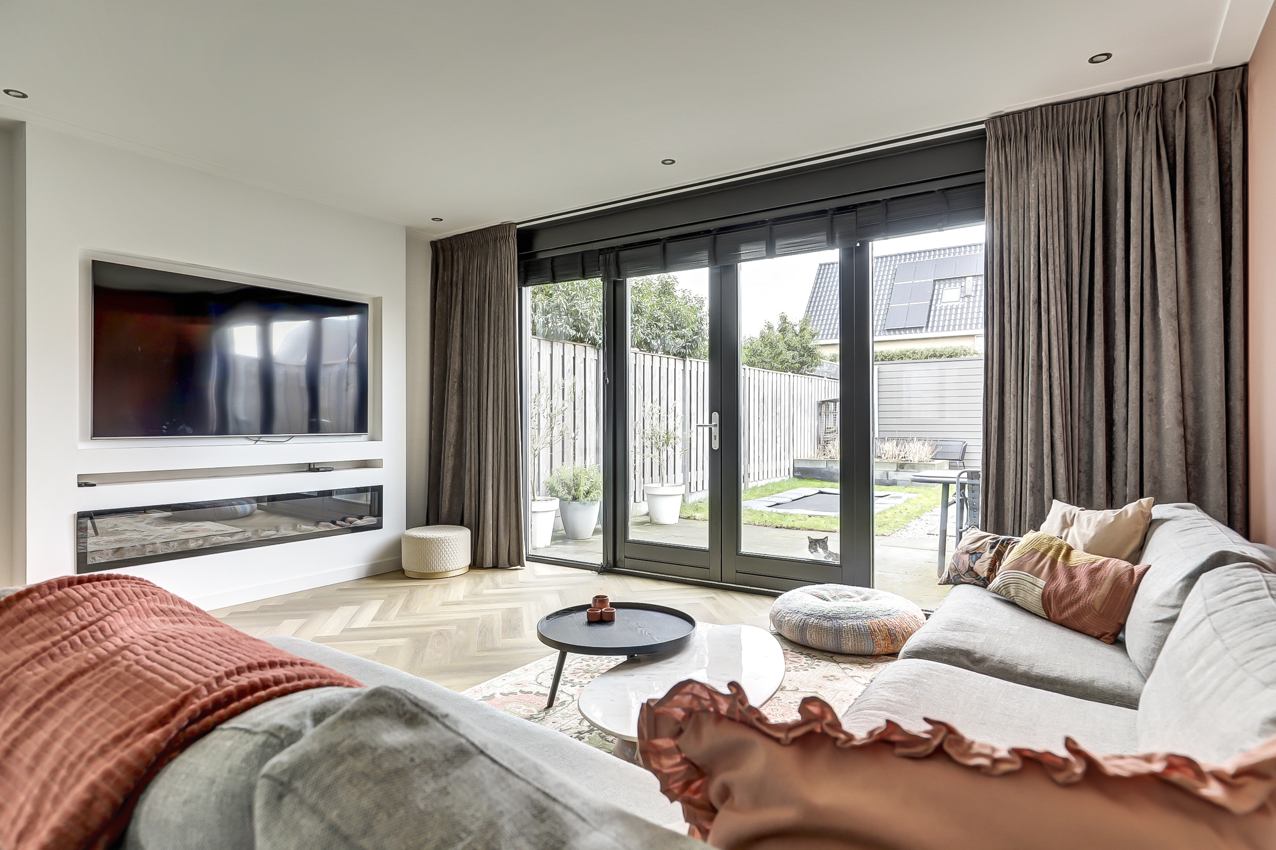 '$houseDetails->street_name'.' '.'$houseDetails->number'