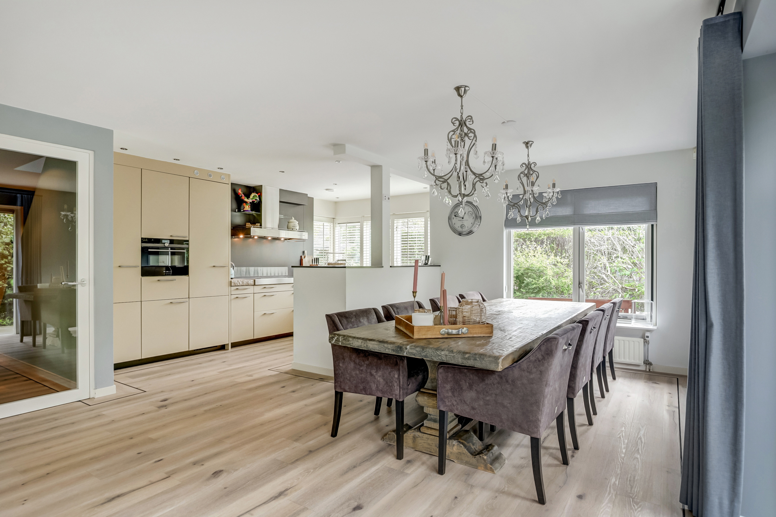 '$houseDetails->street_name'.' '.'$houseDetails->number'