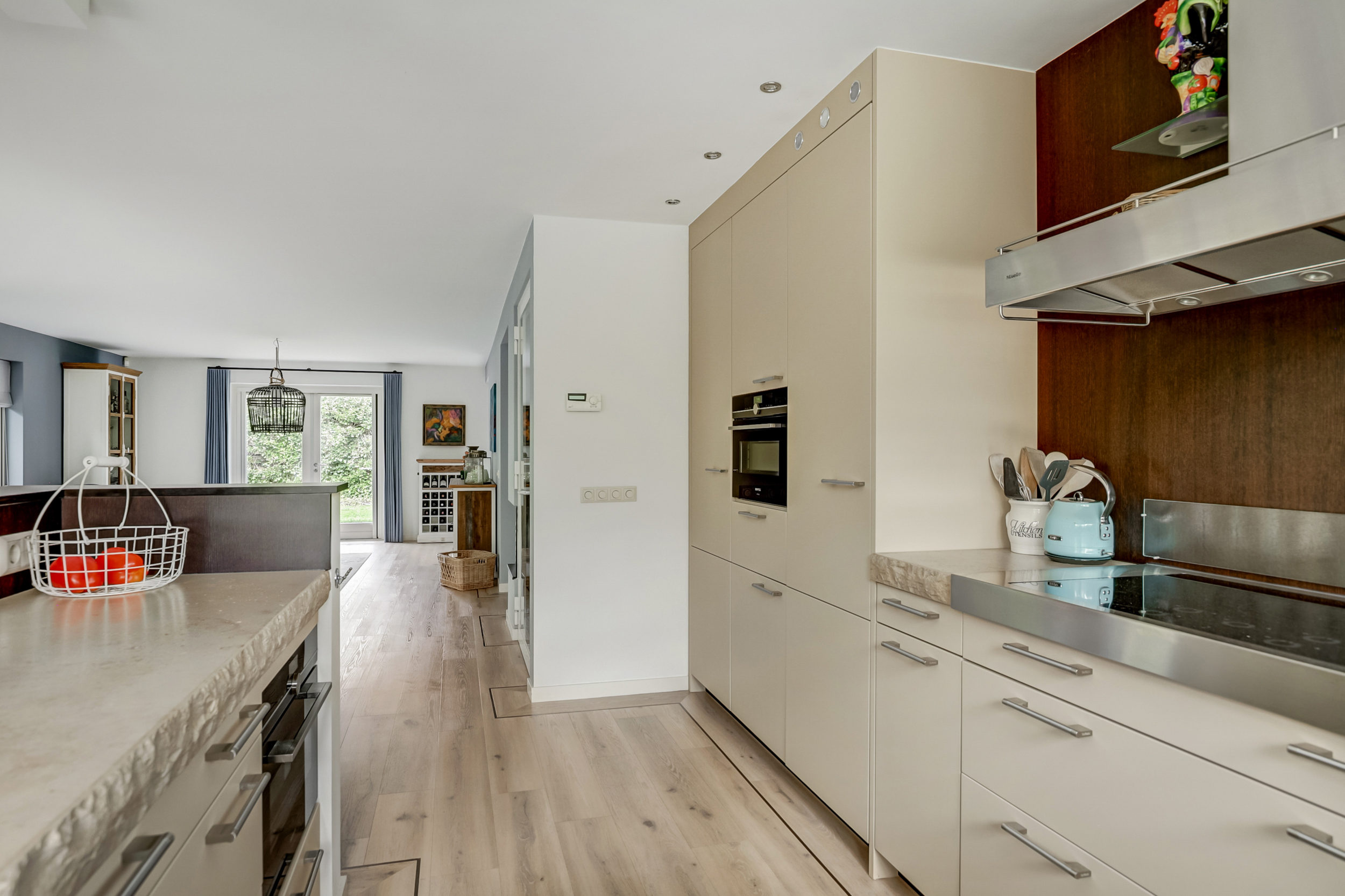 '$houseDetails->street_name'.' '.'$houseDetails->number'