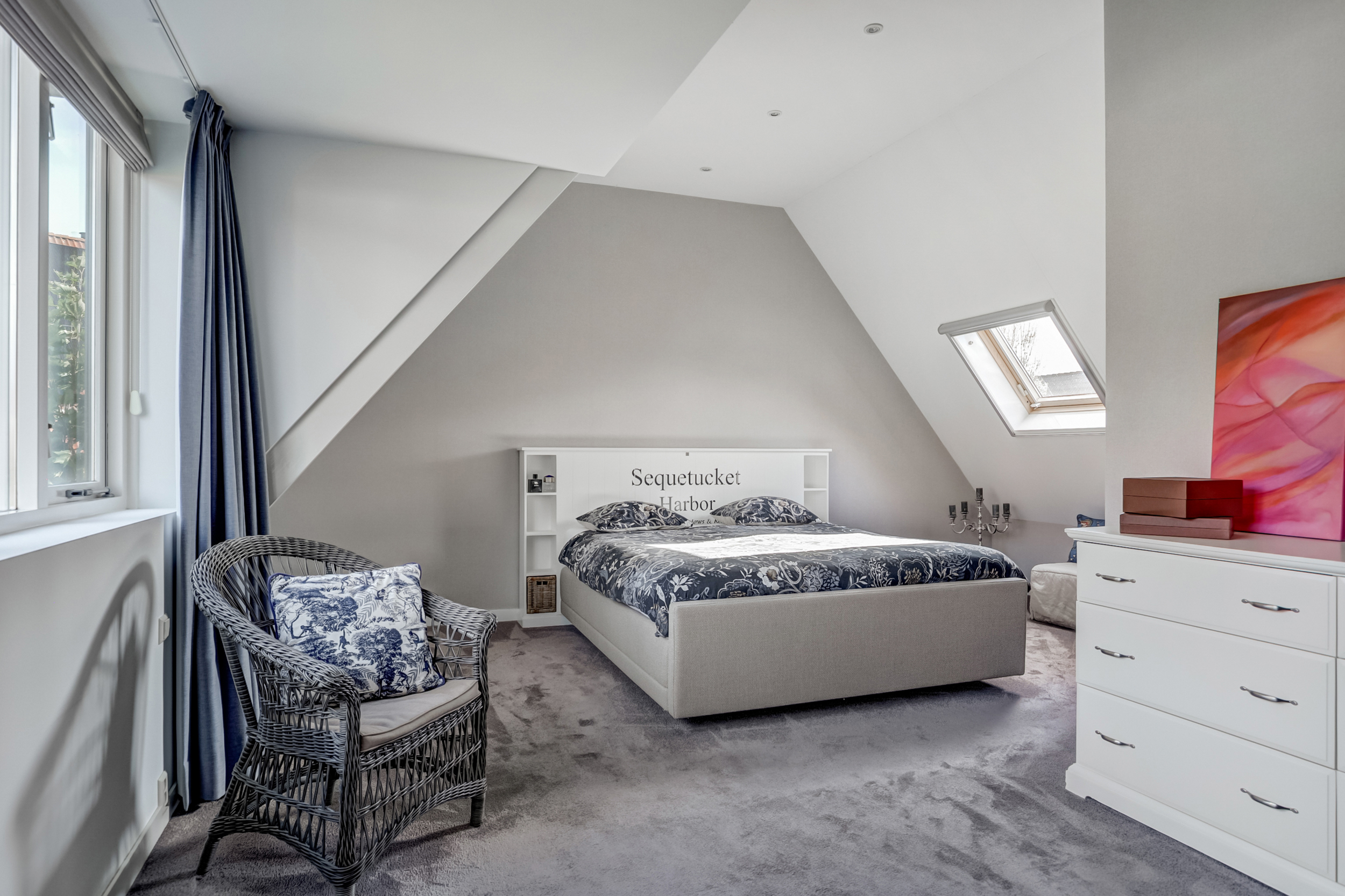 '$houseDetails->street_name'.' '.'$houseDetails->number'