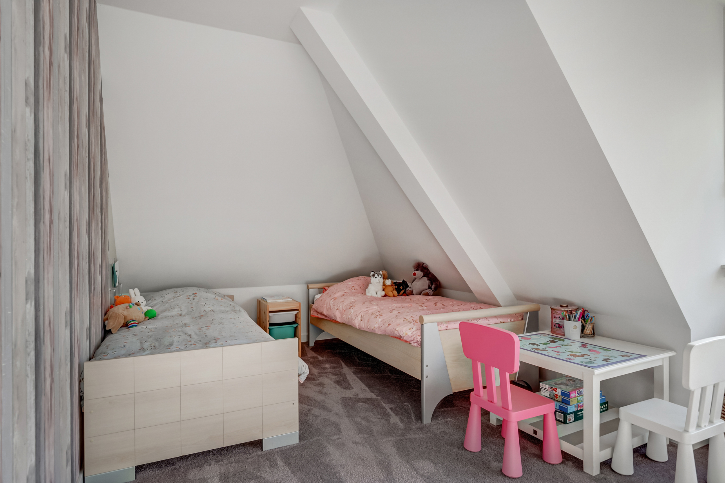 '$houseDetails->street_name'.' '.'$houseDetails->number'