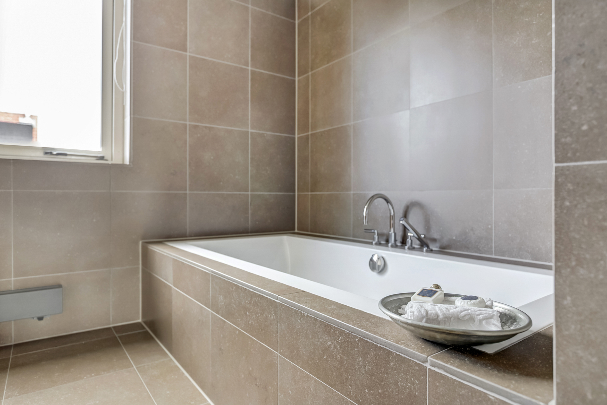 '$houseDetails->street_name'.' '.'$houseDetails->number'