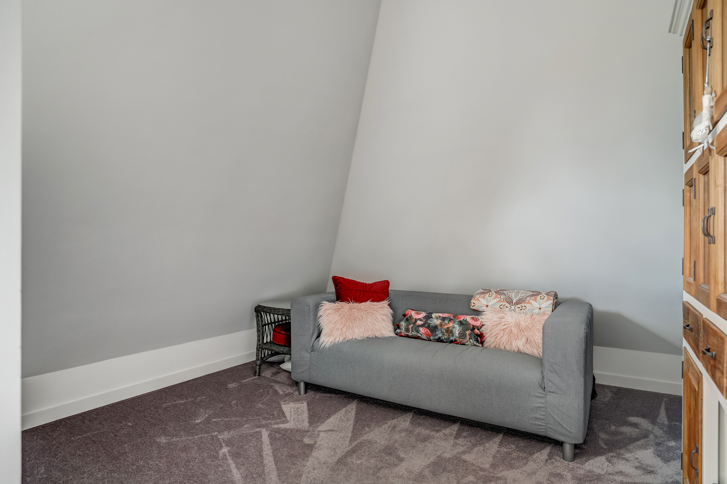 '$houseDetails->street_name'.' '.'$houseDetails->number'