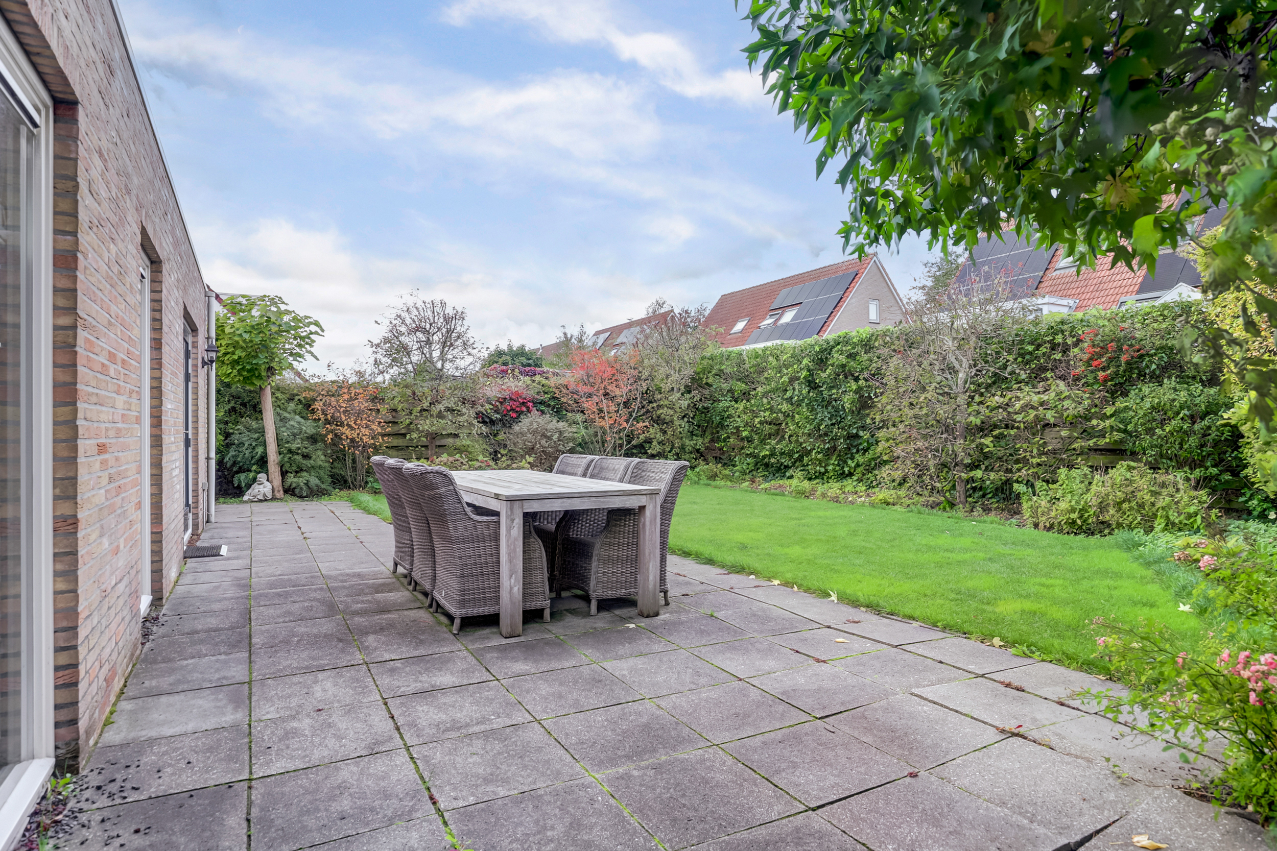 '$houseDetails->street_name'.' '.'$houseDetails->number'