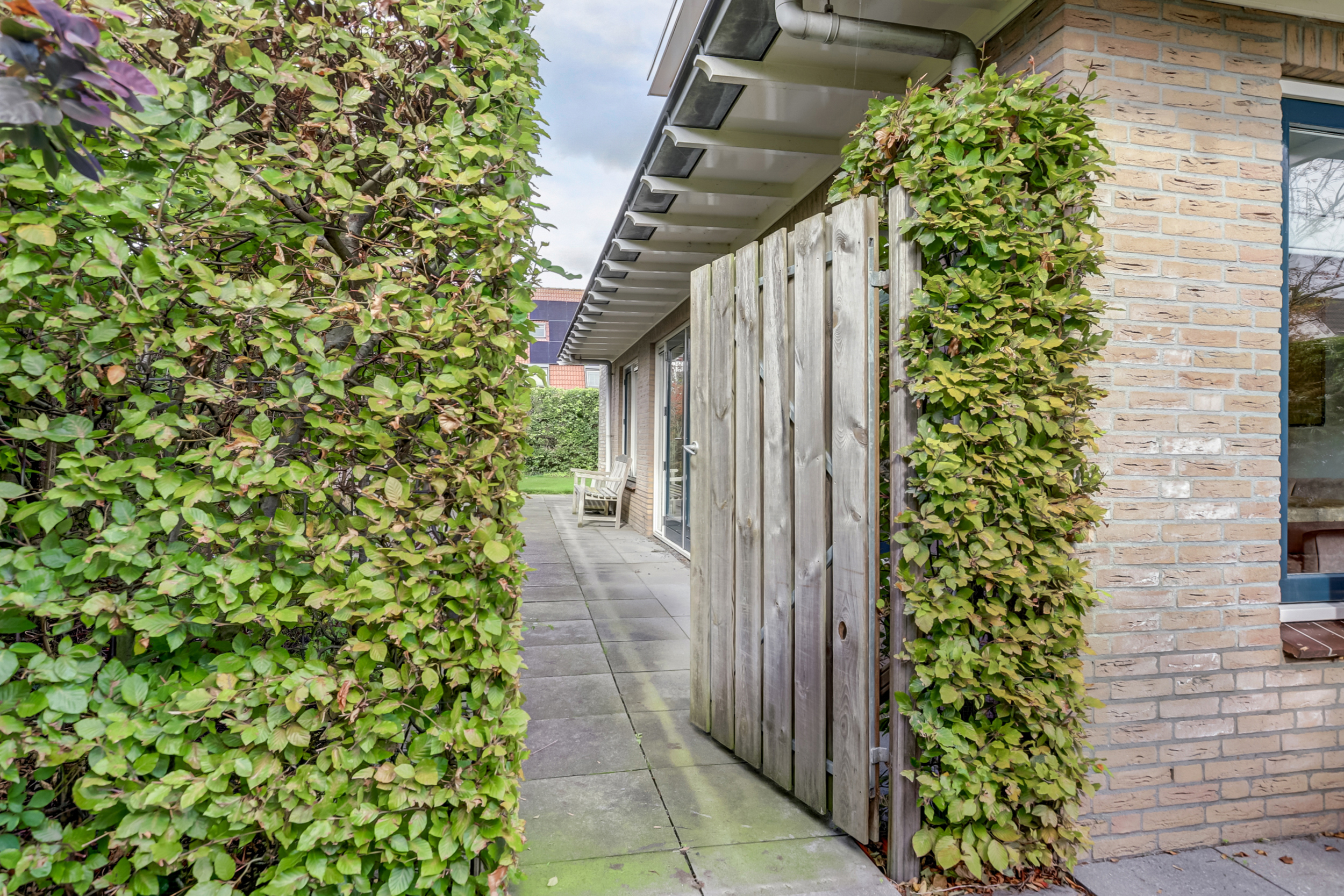 '$houseDetails->street_name'.' '.'$houseDetails->number'