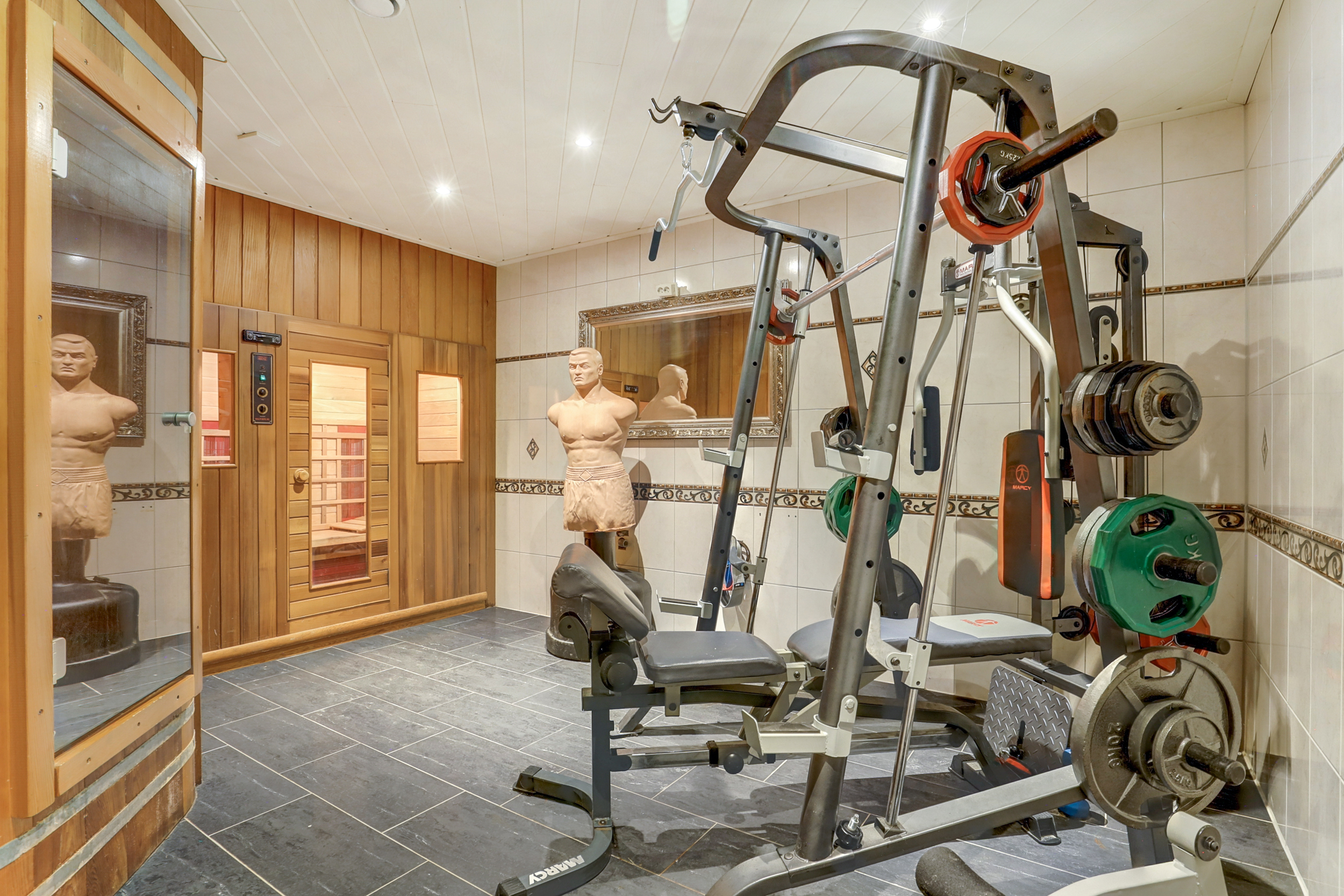 '$houseDetails->street_name'.' '.'$houseDetails->number'