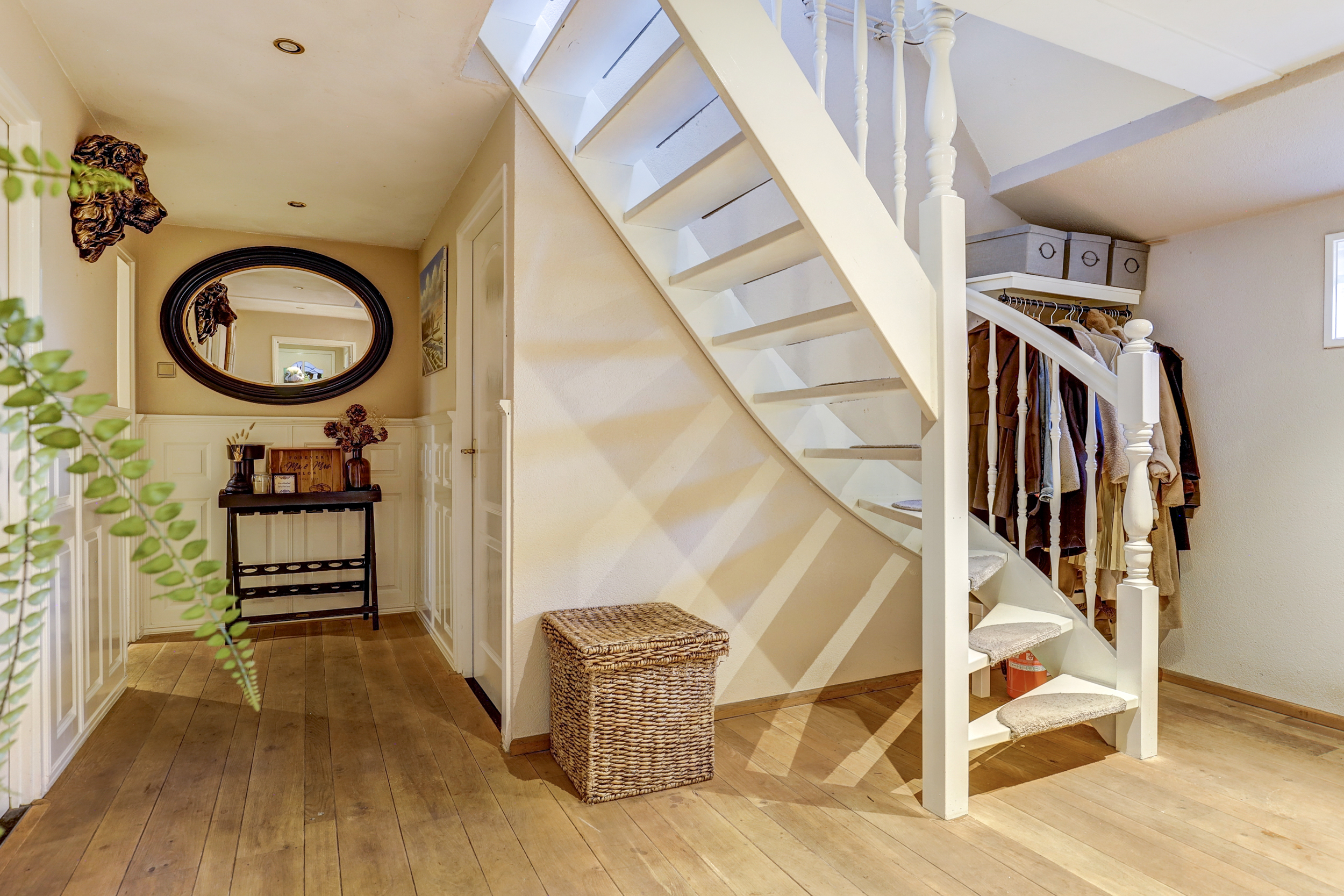 '$houseDetails->street_name'.' '.'$houseDetails->number'