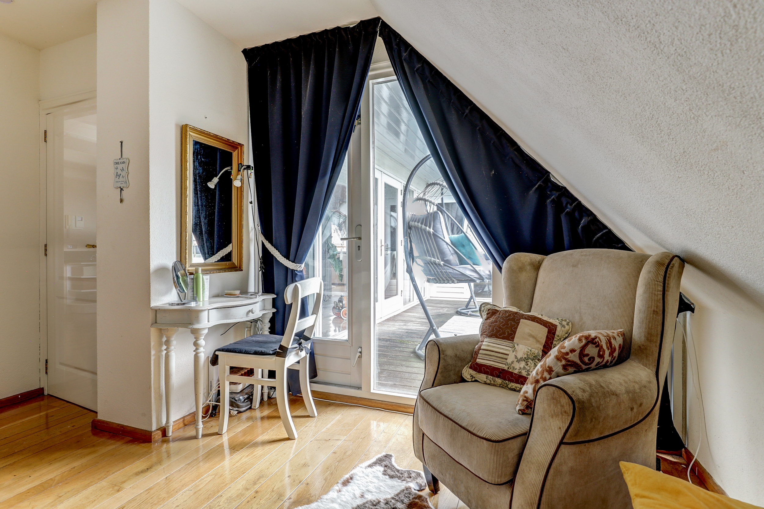 '$houseDetails->street_name'.' '.'$houseDetails->number'