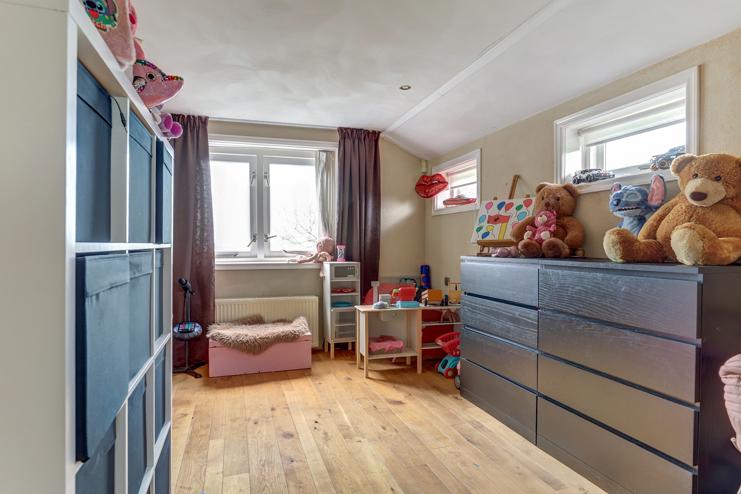 '$houseDetails->street_name'.' '.'$houseDetails->number'