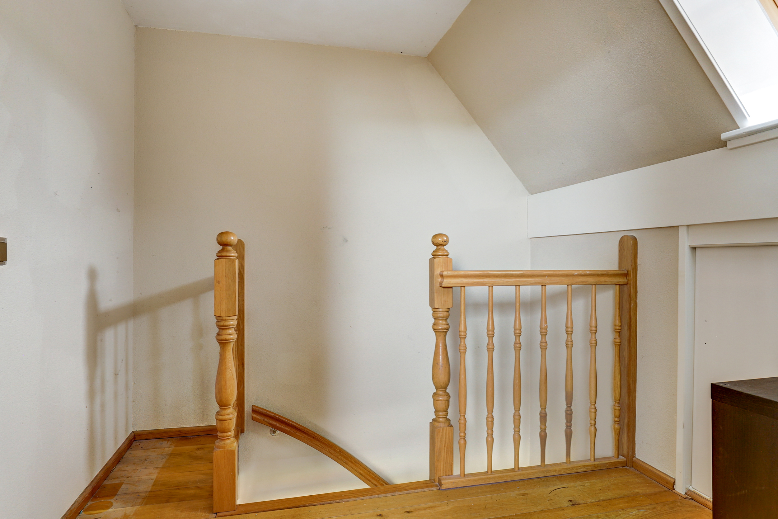 '$houseDetails->street_name'.' '.'$houseDetails->number'