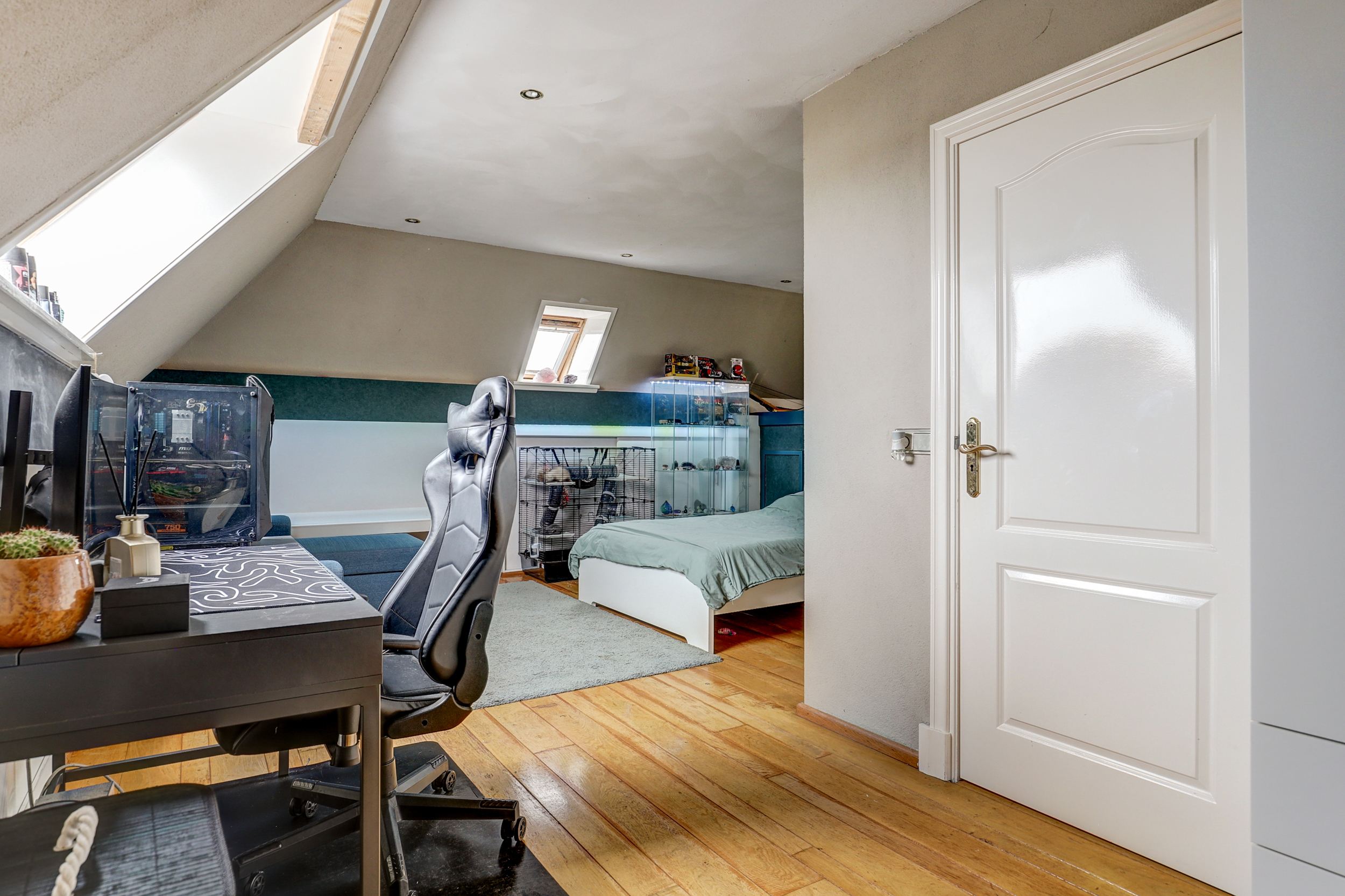 '$houseDetails->street_name'.' '.'$houseDetails->number'