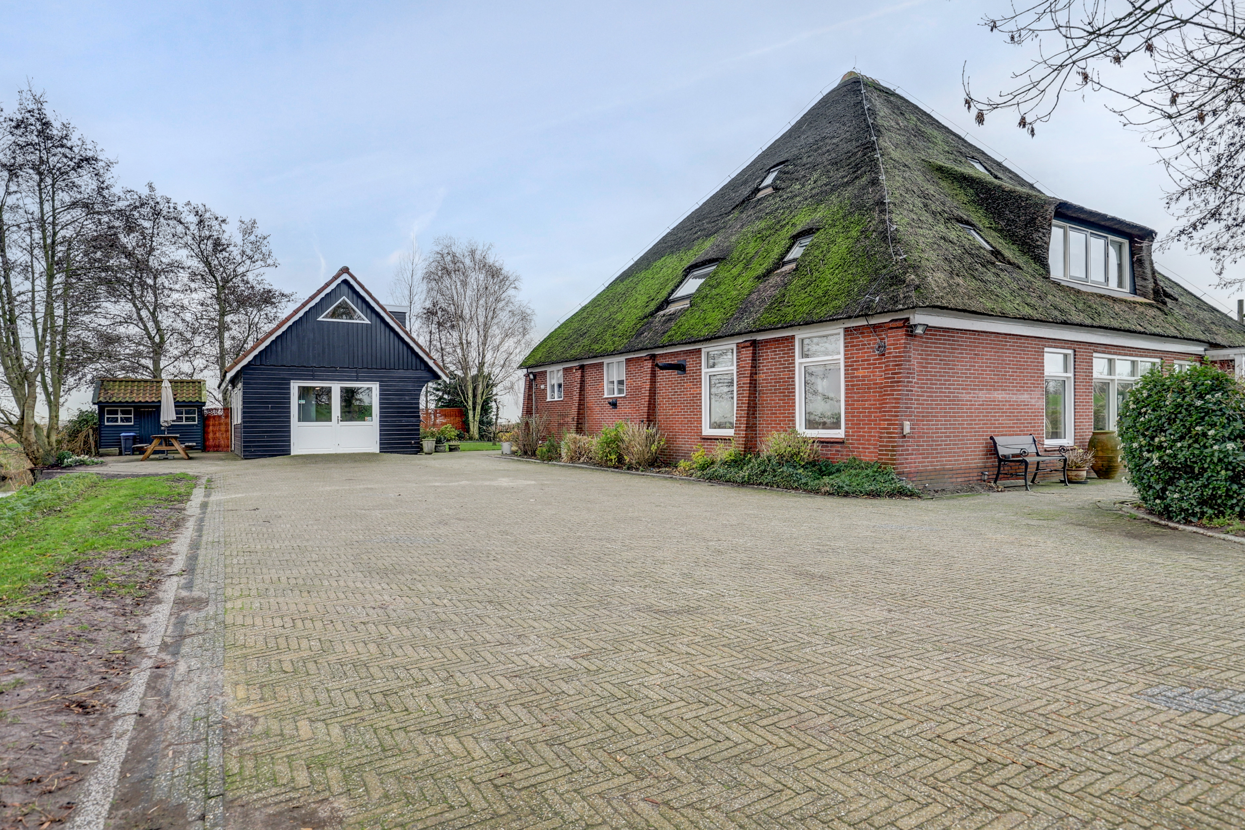 '$houseDetails->street_name'.' '.'$houseDetails->number'