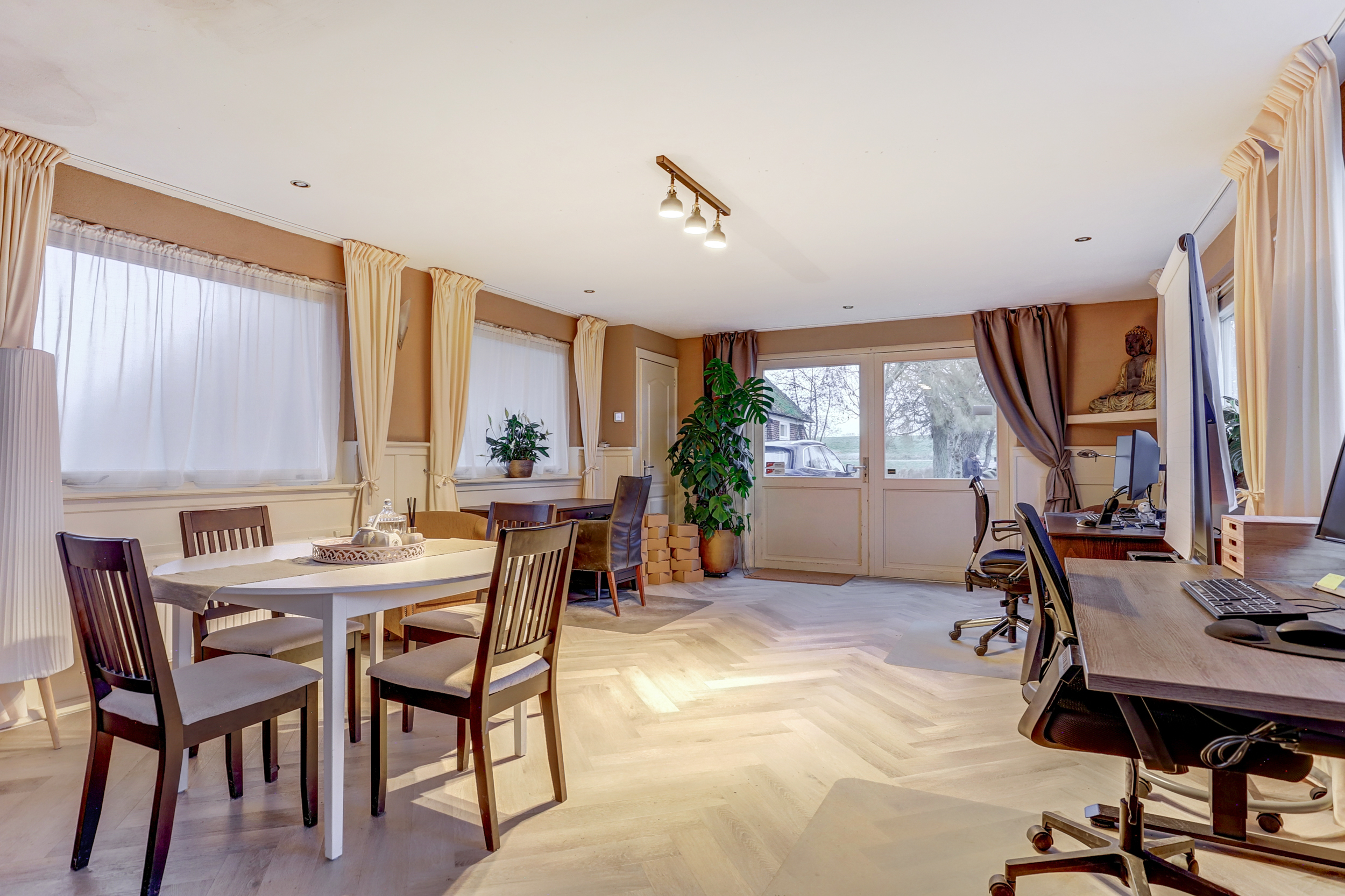 '$houseDetails->street_name'.' '.'$houseDetails->number'