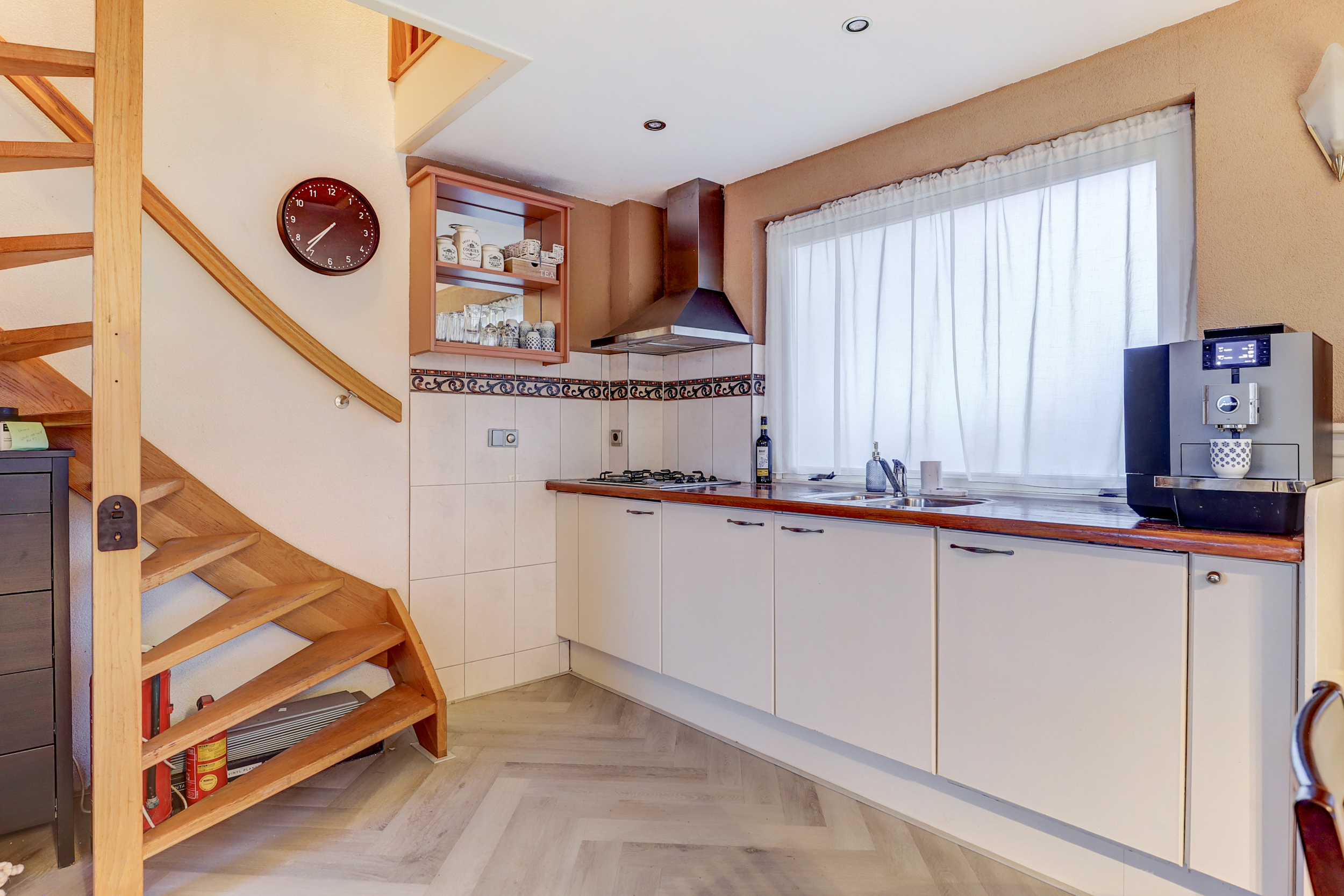 '$houseDetails->street_name'.' '.'$houseDetails->number'