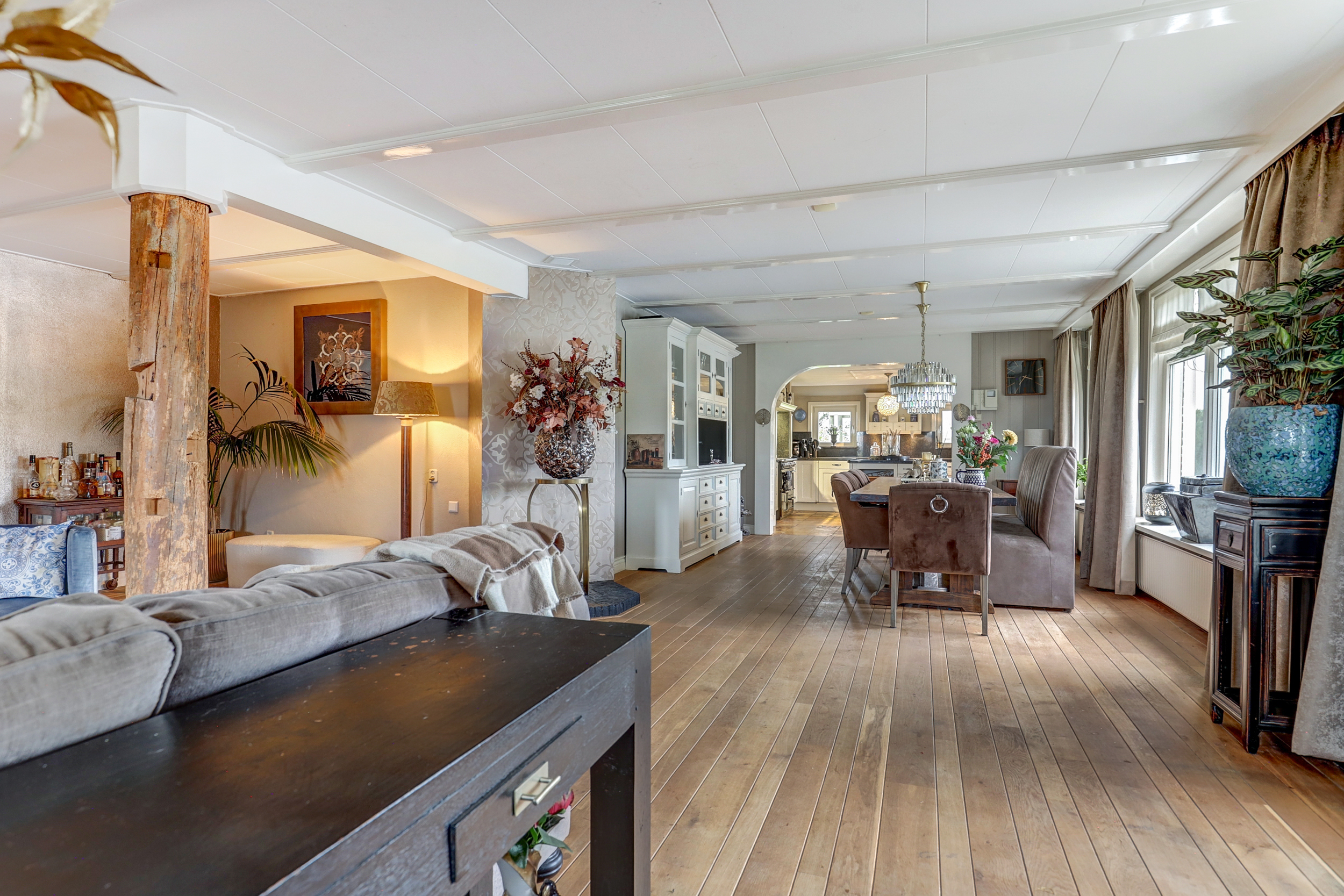 '$houseDetails->street_name'.' '.'$houseDetails->number'