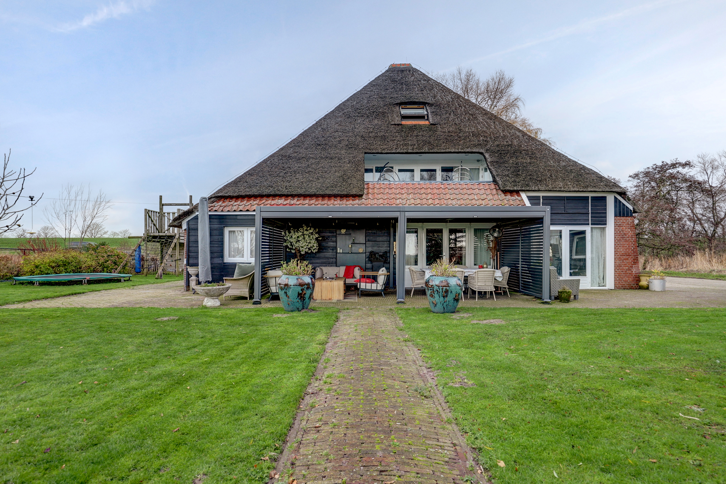 '$houseDetails->street_name'.' '.'$houseDetails->number'