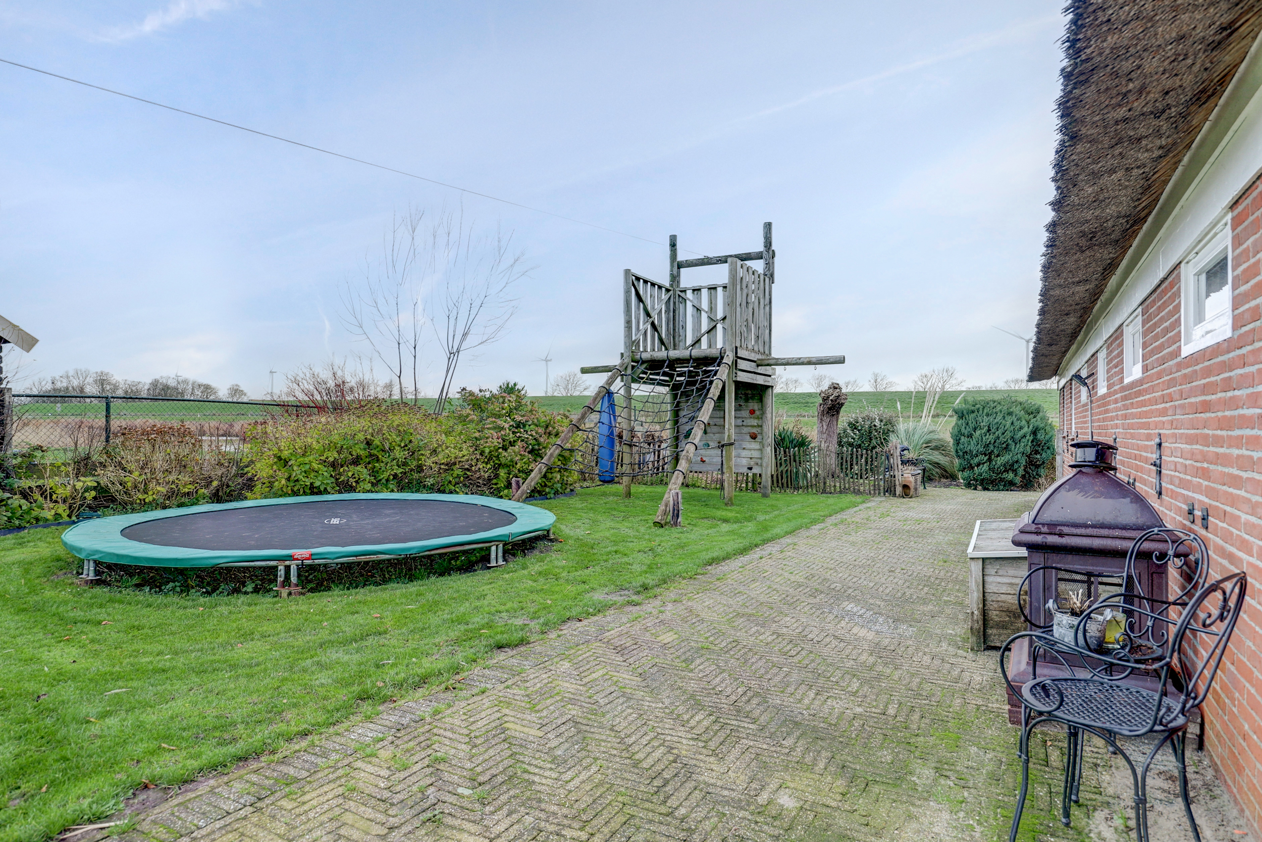 '$houseDetails->street_name'.' '.'$houseDetails->number'