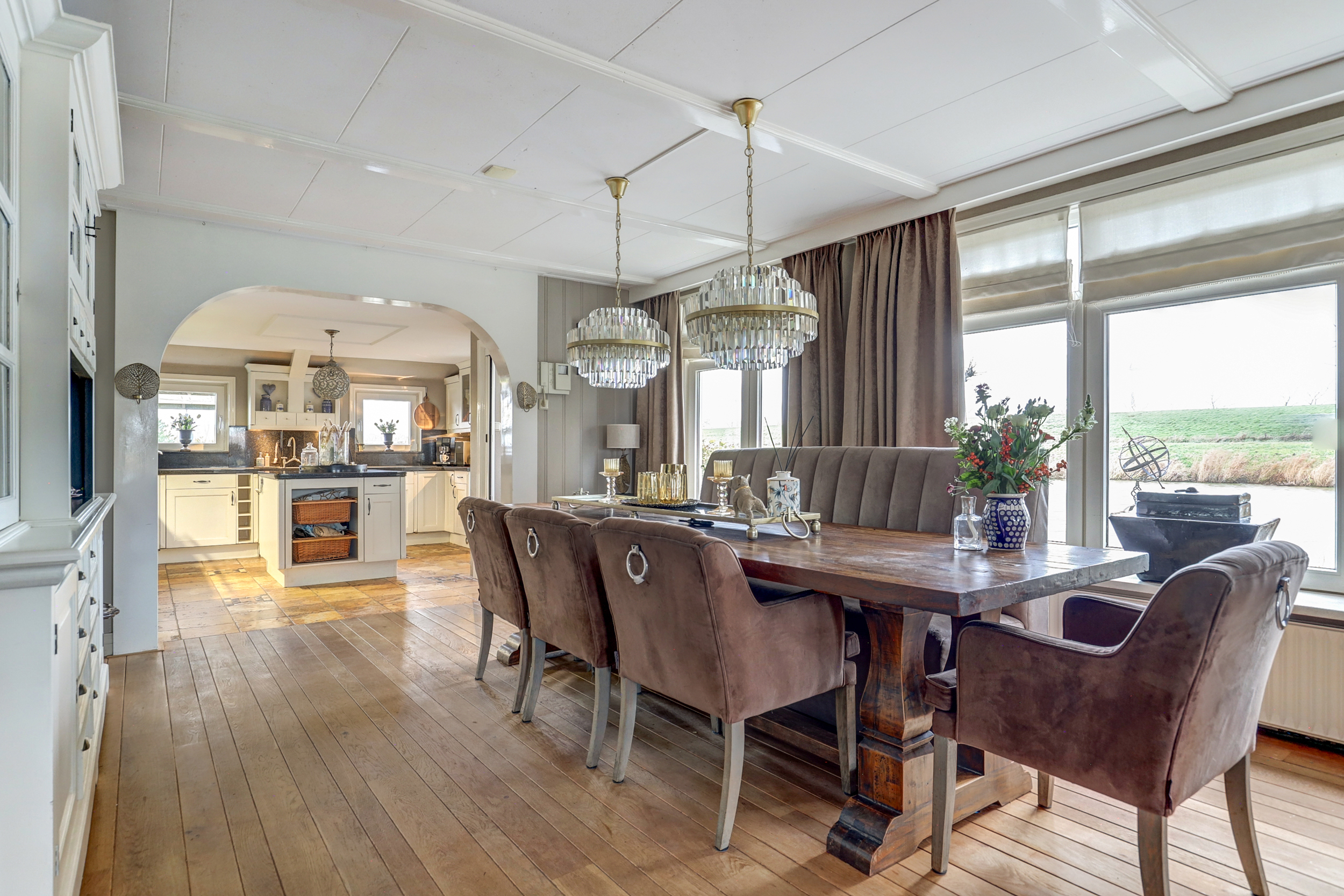 '$houseDetails->street_name'.' '.'$houseDetails->number'